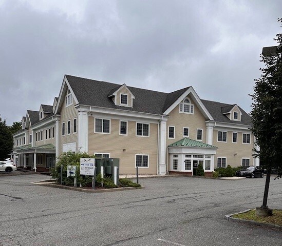 More Photos Of 135 Bedford Rd, Armonk Medical For Lease