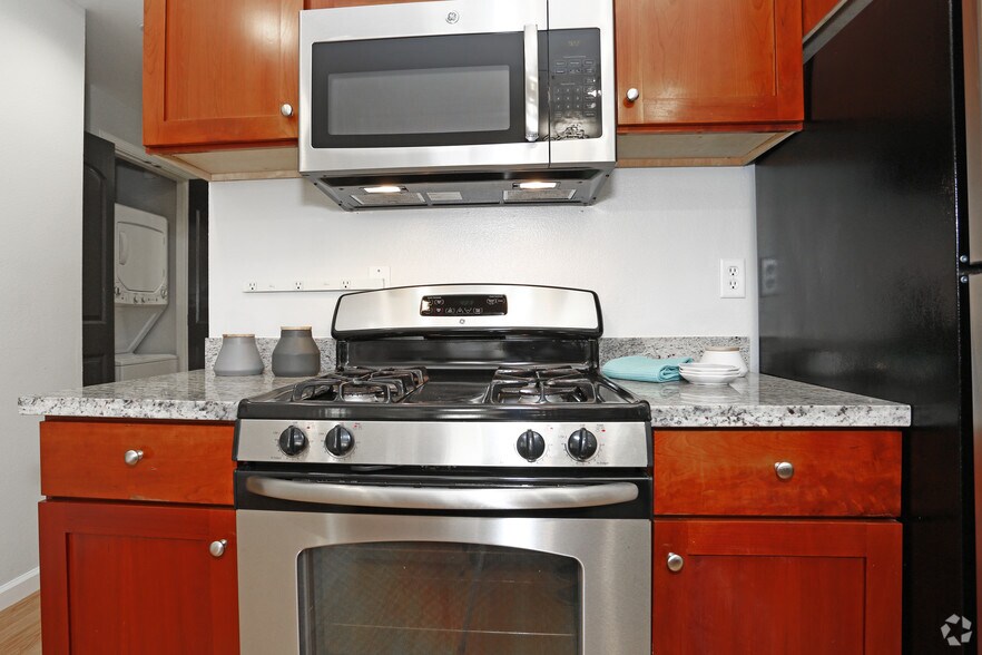 More Photos Of 1797-1801 Shattuck Ave, Berkeley Apartments For Lease