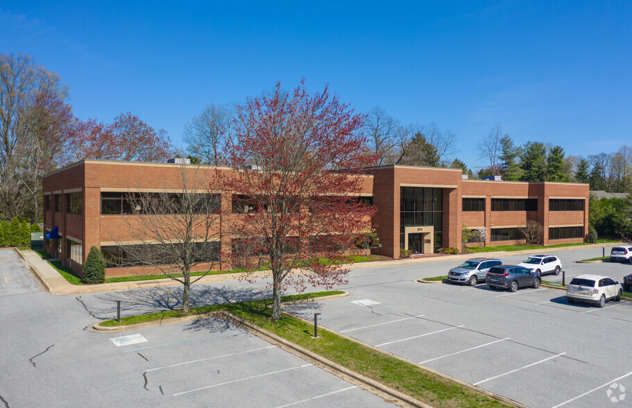 Primary Photo Of 3711 Kennett Pike, Greenville Office For Lease