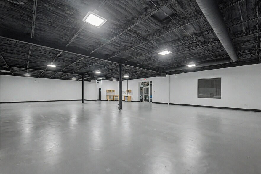 More Photos Of 6115 Skyline Dr, Houston Warehouse For Lease