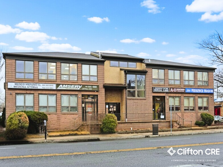 Primary Photo Of 433 N Broad St, Elizabeth Office For Lease
