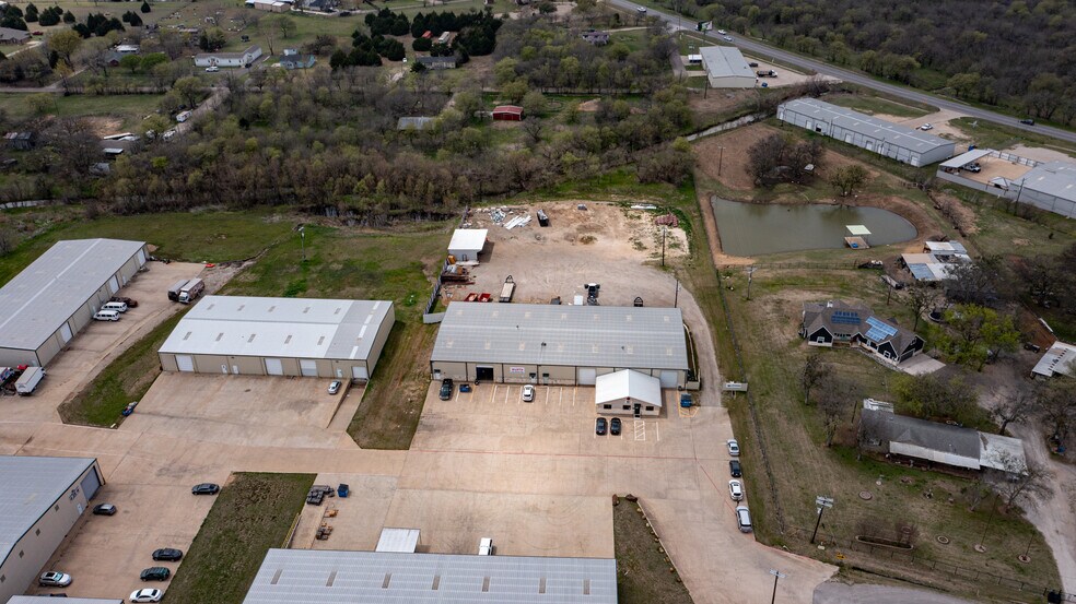 More Photos Of 350 English Trl, Venus Warehouse For Lease