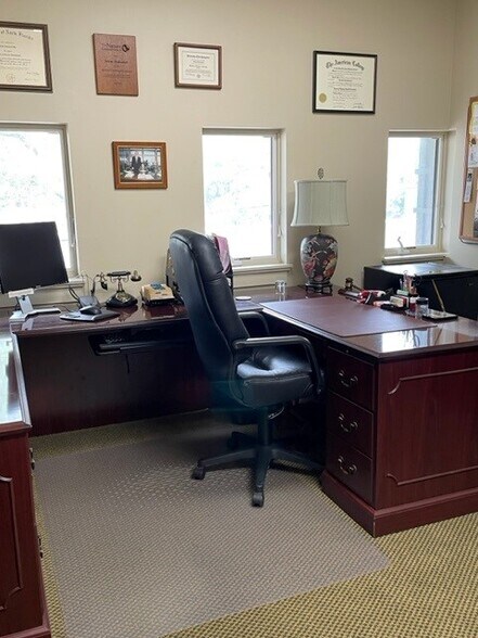 More Photos Of 1354 N Laura St, Jacksonville Coworking Space
