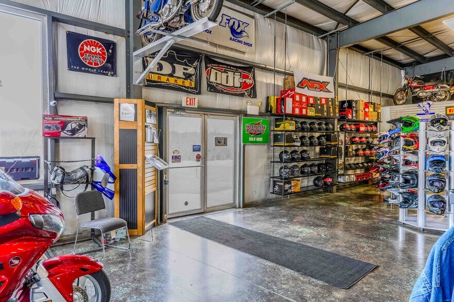 More Photos Of 233 Scranton Pocono Hwy, Moscow Auto Repair For Sale