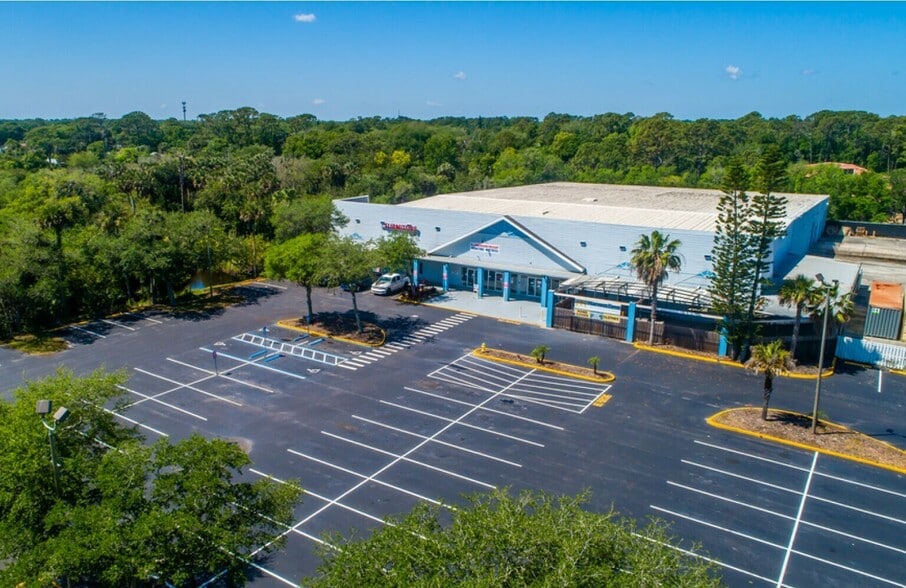 More Photos Of 3350 S Ridgewood Ave, Port Orange Showroom For Lease