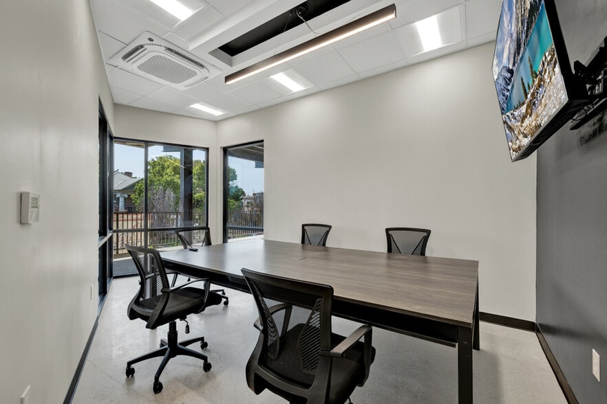 More Photos Of 207 E San Antonio St, New Braunfels Loft Creative Space For Lease