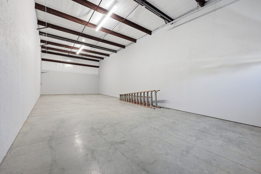 More Photos Of 3945 Lee St, Ayden Light Distribution For Lease