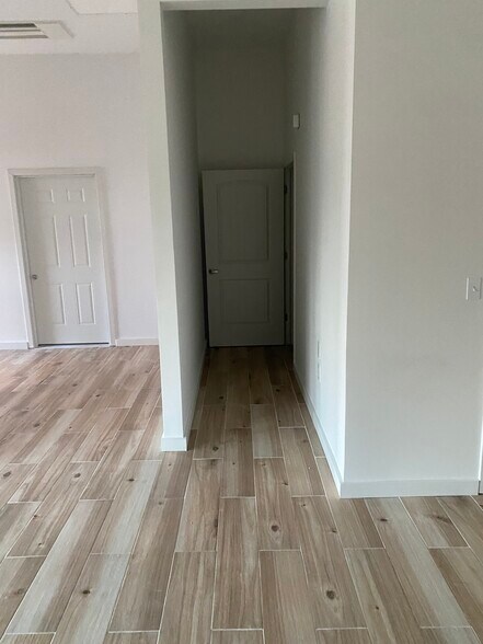 More Photos Of 113-115 S Main St, Beacon Falls Freestanding For Lease