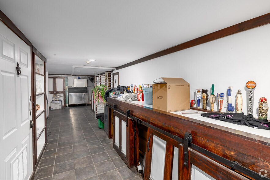 More Photos Of 32 Broad St, Keyport Bar For Sale