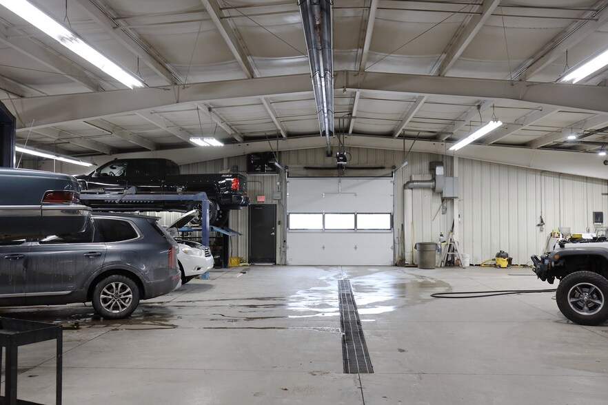 More Photos Of 900 Broad St, Wadsworth General Retail For Sale