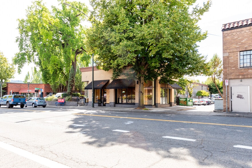 More Photos Of 1403-1445 NE Weidler St, Portland Unknown For Lease