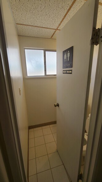 More Photos Of 215 China Grade Loop, Bakersfield Medical For Sale