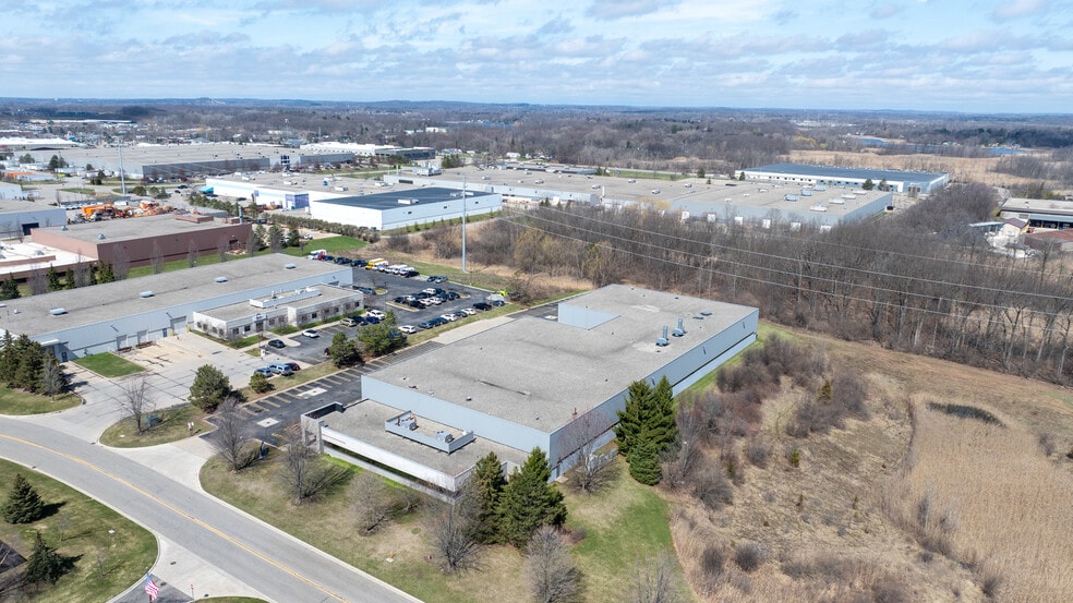 More Photos Of 4200 N Atlantic Blvd, Auburn Hills Manufacturing For Lease