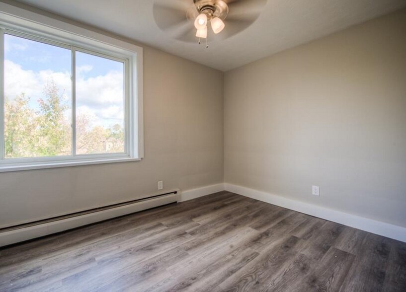 More Photos Of 30 Chatham St, Brantford Apartments For Sale