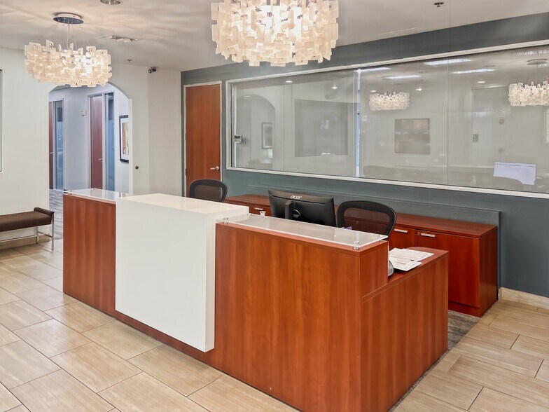 Primary Photo Of 7047 E Greenway Pky, Scottsdale Coworking Space