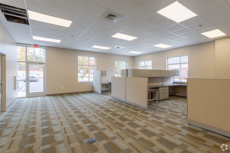 More Photos Of 2041-2053 Energy Dr, Apex Light Manufacturing For Lease