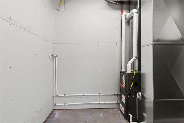 More Photos Of 233 W Clark St, Stevens Point Auto Repair For Sale