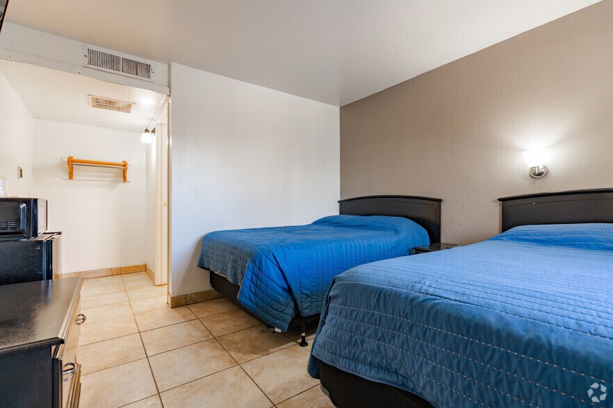 More Photos Of 2016 Old Us-31, Jeffersonville Hotel For Sale