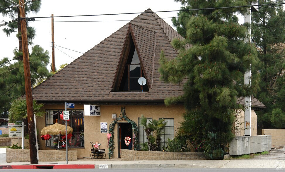 Primary Photo Of 7841 Foothill Blvd, Sunland Storefront Retail Residential For Lease