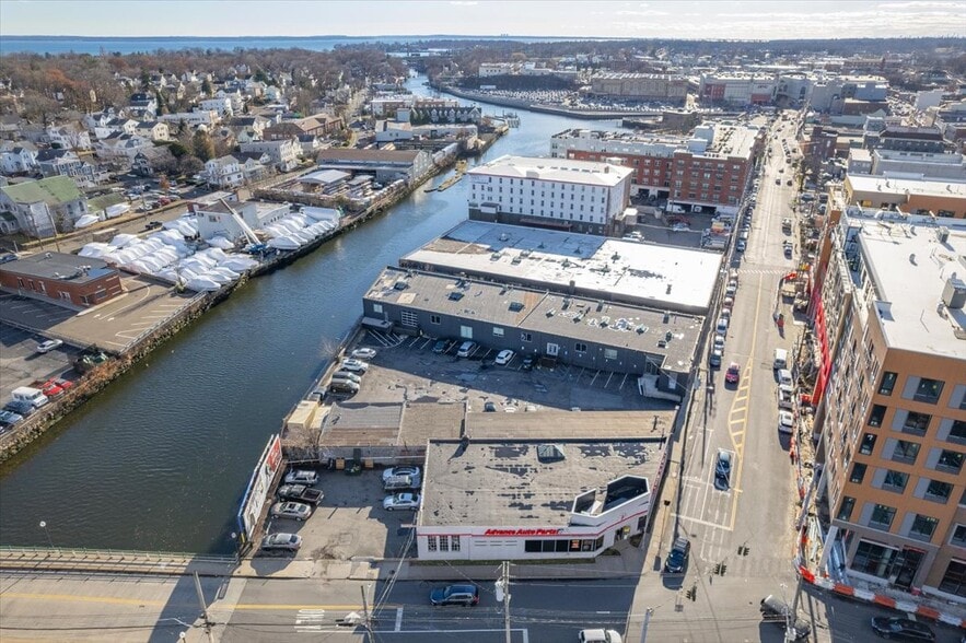 More Photos Of 10 Mill St, Port Chester Freestanding For Lease