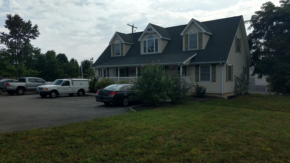 More Photos Of 20 Midway Plaza Dr NW, Christiansburg Office For Lease