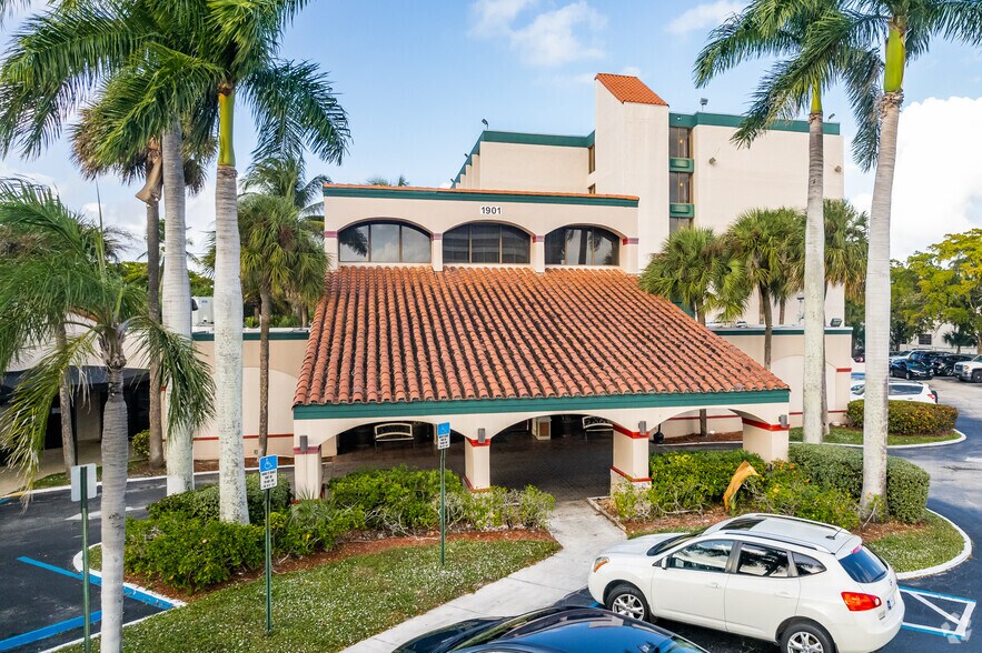 More Photos Of 1901 Palm Beach Lakes Blvd, West Palm Beach Hotel For Lease