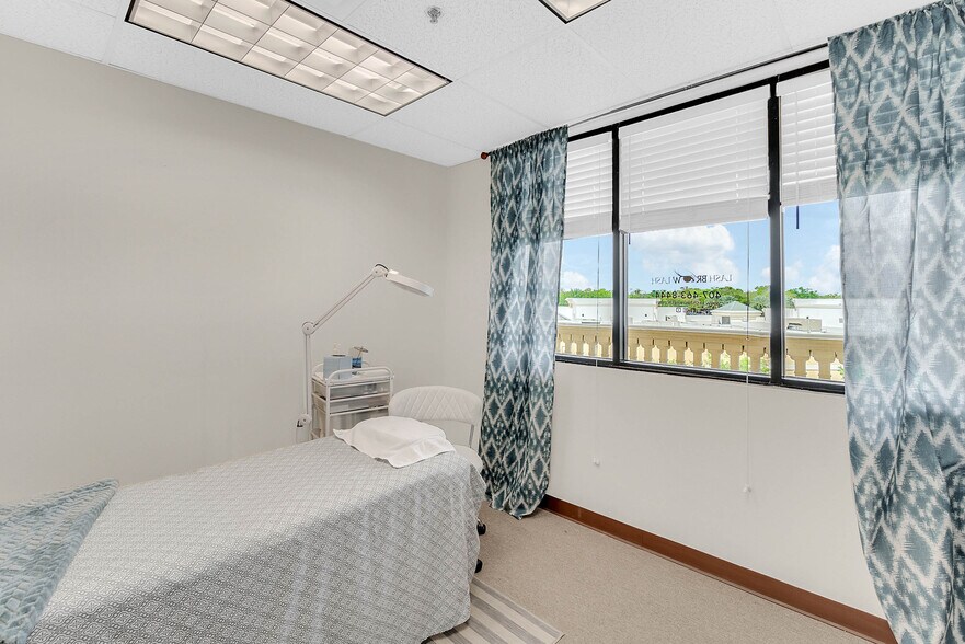 More Photos Of 7932 W Sand Lake Rd, Orlando Office For Sale