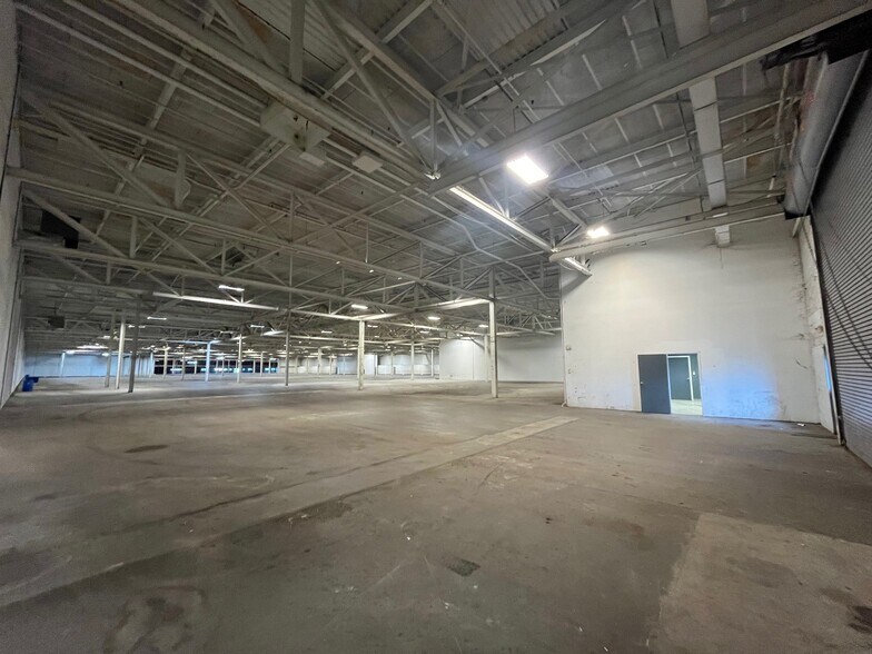 More Photos Of 475 Willard Ave, Newington Warehouse For Lease
