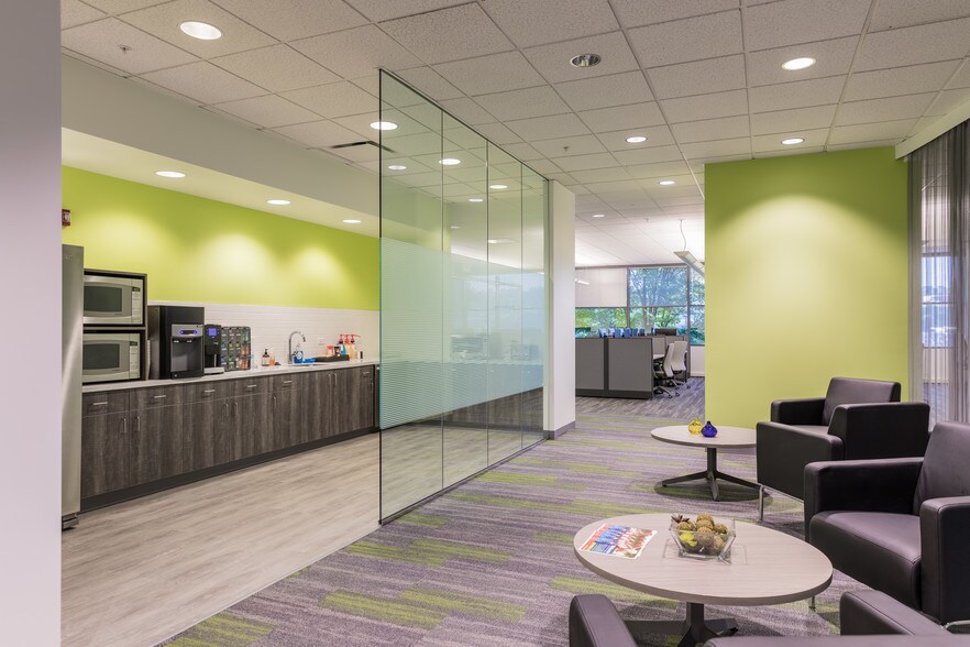 More Photos Of 1000 GSK Dr, Coraopolis Medical For Lease