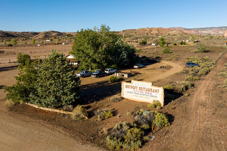 More Photos Of 2040 Long Rd Cyn, Kanab Freestanding For Sale