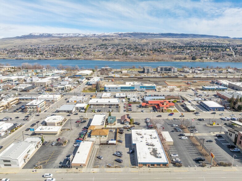 More Photos Of 325 Chelan Ave, Wenatchee Office For Lease
