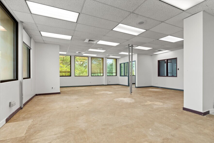 More Photos Of 510 E Laurel St, Scottsboro Loft Creative Space For Lease