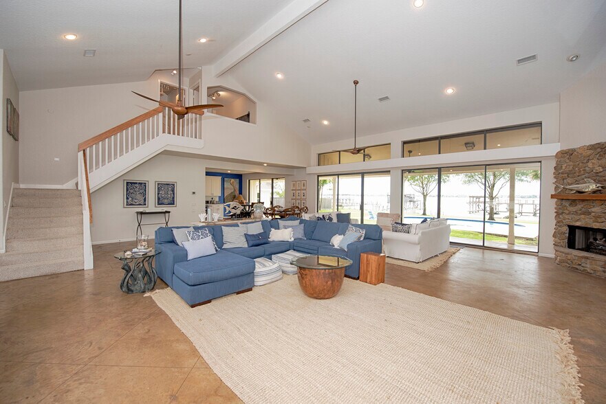 More Photos Of 3821 Nasa Pky, El Lago Lodge Meeting Hall For Sale