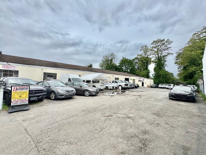 More Photos Of 1959 New York Ave, Huntington Station Auto Repair For Sale