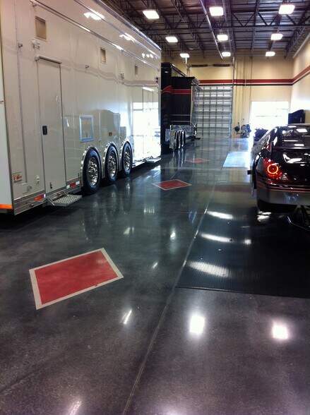 More Photos Of 14930 Corporate Rd S, Jupiter Warehouse For Sale