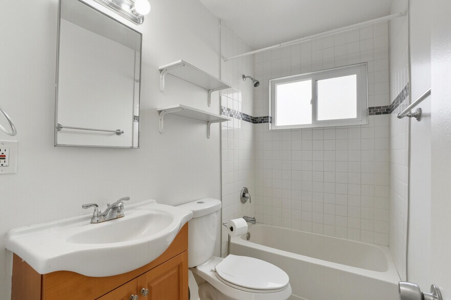 More Photos Of 165 20th St, San Diego Apartments For Sale