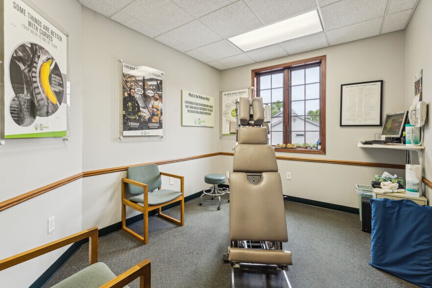 More Photos Of 952 S Park Ave, Fond Du Lac Medical For Sale