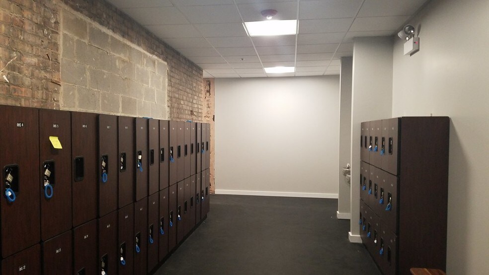 More Photos Of 1221 N La Salle Dr, Chicago Multifamily For Sale