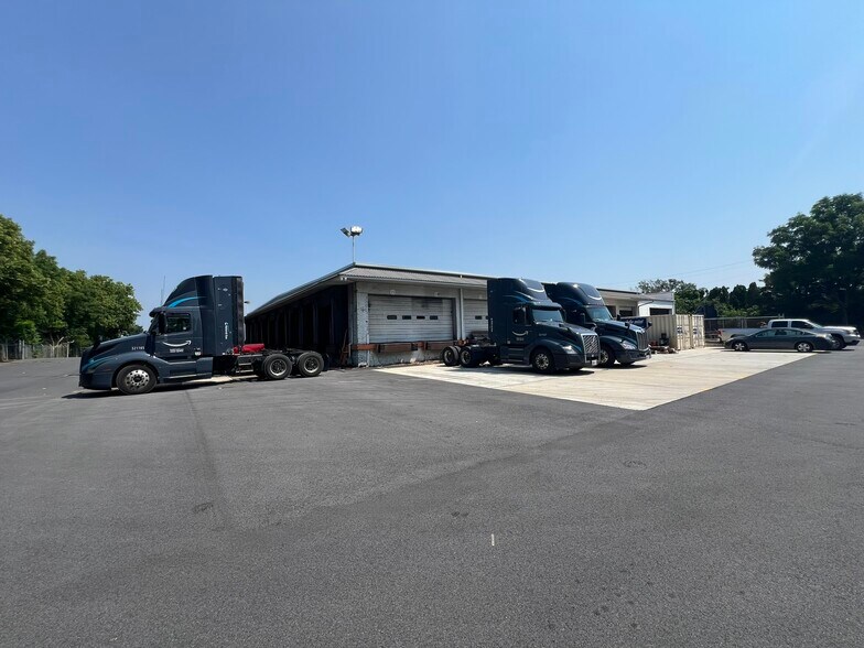 More Photos Of 1132 N Irving St, Allentown Truck Terminal For Lease