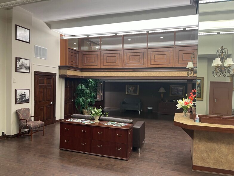 More Photos Of 107 W Michigan Ave, Kalamazoo Office For Lease
