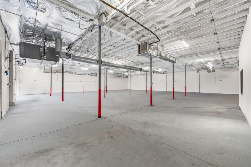 More Photos Of 3535 N Anza Rd, Palm Springs Warehouse For Lease