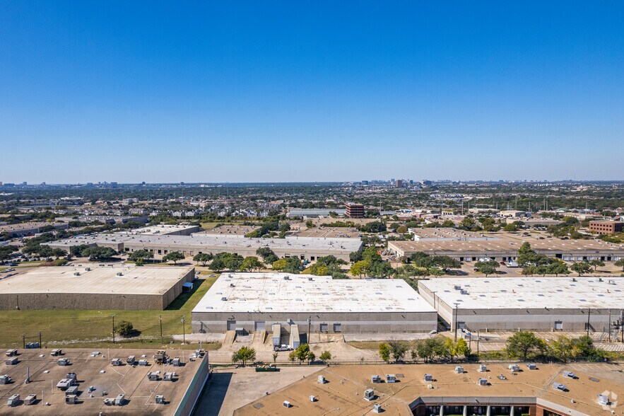 More Photos Of 11460-11480 Hillguard Rd, Dallas Distribution For Lease