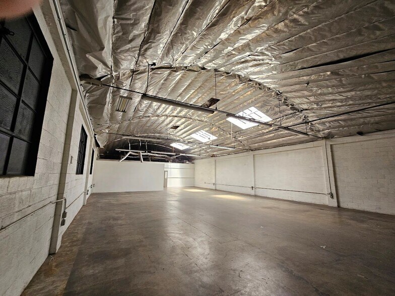 More Photos Of 920 E Pico Blvd, Los Angeles Warehouse For Lease