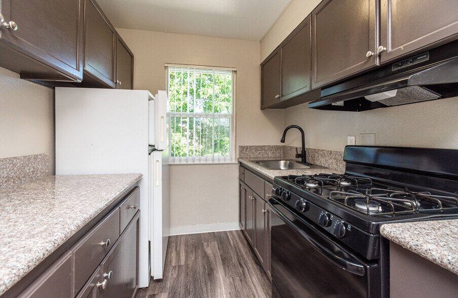 More Photos Of 5520 Generals Pl, North Highlands Apartments For Sale