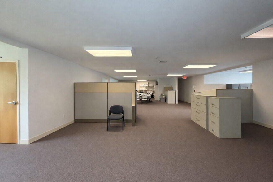 More Photos Of 111 Hamilton St, Mexico Office For Sale