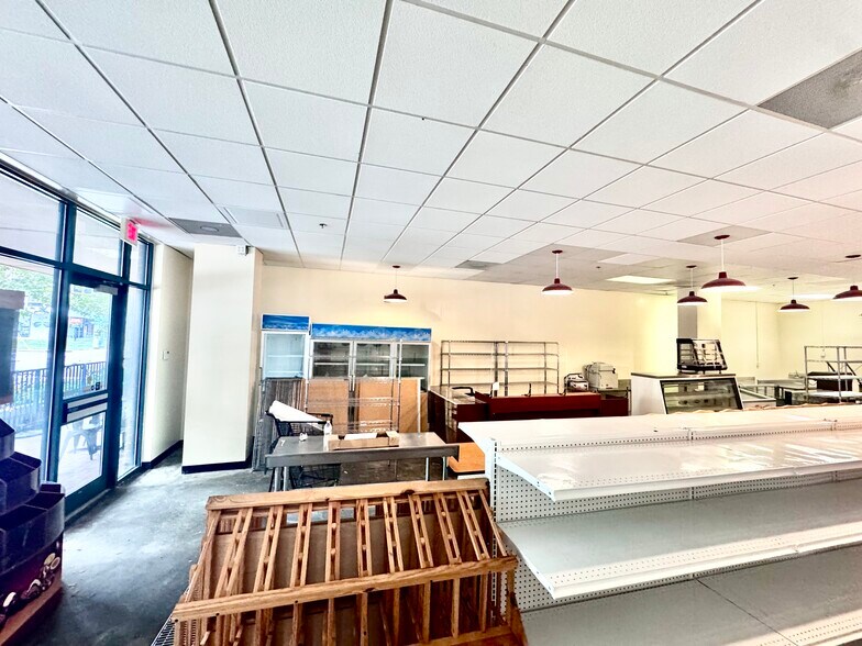 More Photos Of 502 W Broad St, Falls Church Apartments For Lease