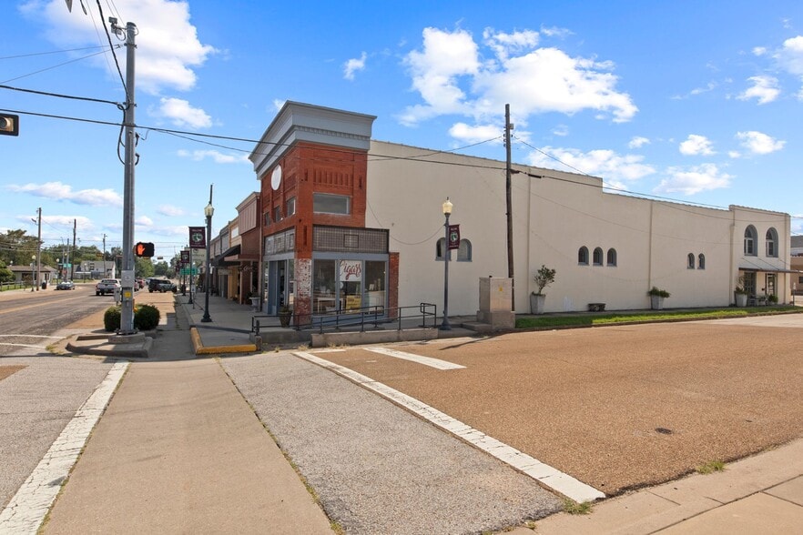 More Photos Of 219 N Main St, Winnsboro Storefront For Sale