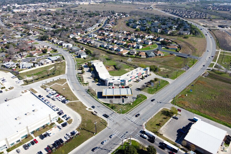 More Photos Of 5203 Eisenhauer Rd, San Antonio Unknown For Lease