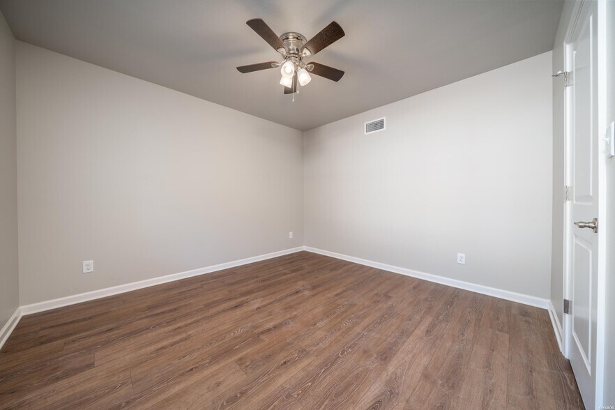 More Photos Of 102 & 106 Cheyenne St, Hot Springs National Park Apartments For Sale
