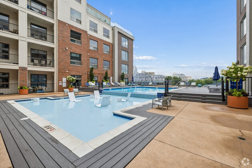 More Photos Of 100 Aqua Way, Newport Apartments For Lease